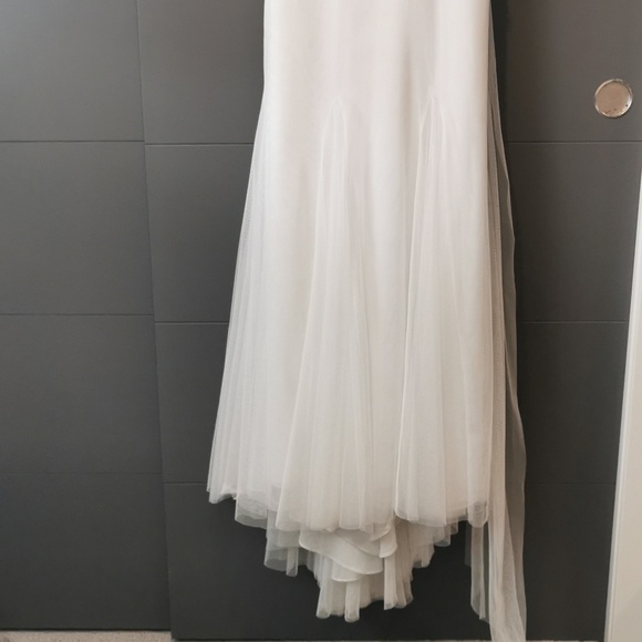 WHITE by Vera Wang Wedding Gown 4 - Picture 6 of 8